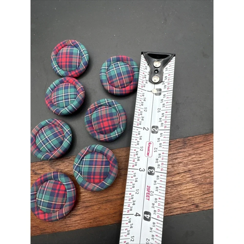Lot Of 7 Vintage Holiday Tartan Plaid Buttons Fabric  RARE HTF
